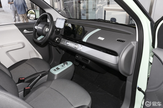 CHANGAN Lumin2022 301Km Sweet Long Battery Life Λευκό/μπλε 4 θέσεις Αυτοκίνητο όχημα