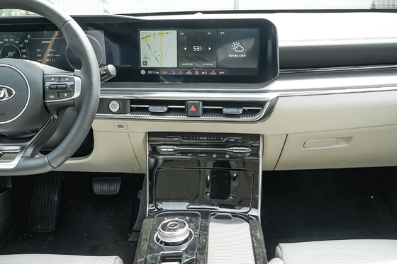 Kia K5 Sedan 4 πόρτες 5 θέσεις Αριστερό τιμόνι Βενζινοκίνητα αυτοκίνητα 176kw Μέγιστη ταχύτητα 220 ισχύς