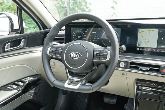 Kia K5 Sedan 4 πόρτες 5 θέσεις Αριστερό τιμόνι Βενζινοκίνητα αυτοκίνητα 176kw Μέγιστη ταχύτητα 220 ισχύς