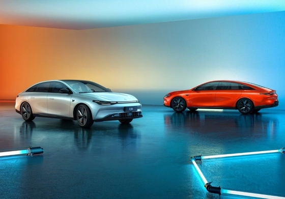 100% ηλεκτρικό αυτοκίνητο 2022 LEAPMOTOR C01 High Speed πίσω κίνηση 525KM κατασκευασμένο με 4 θέσεις
