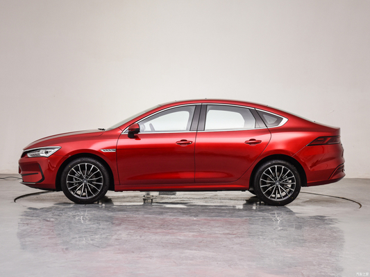 Προσαρμοσμένο 2023 Byd Qin Plus Ηλεκτρικό αυτοκίνητο Sedan για 4 πόρτες 5 θέσεις δομή σώματος
