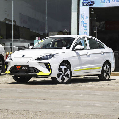 Ηλεκτρικό όχημα υψηλής ταχύτητας Dongfeng E70 Pro με 5 θέσεις και τριτογενή μπαταρία λιθίου