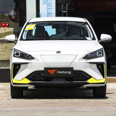 Ηλεκτρικό όχημα υψηλής ταχύτητας Dongfeng E70 Pro με 5 θέσεις και τριτογενή μπαταρία λιθίου