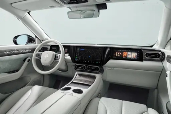 Προσαρμοσμένο 5 θέσεις Leapmotor C11 Πανοραμικό φως οροφής υψηλής διαμόρφωσης EV SUV